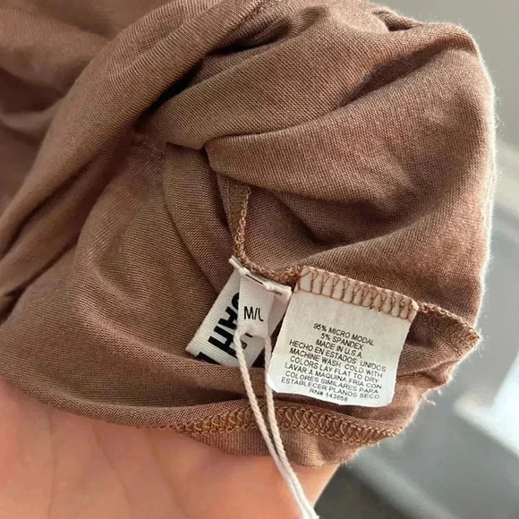 NWT Joah Brown mock neck tank M/L - Picture 3 of 3